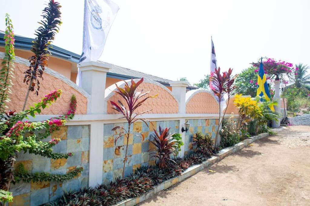 Nana Adu Guest House Koforidua Екстериор снимка