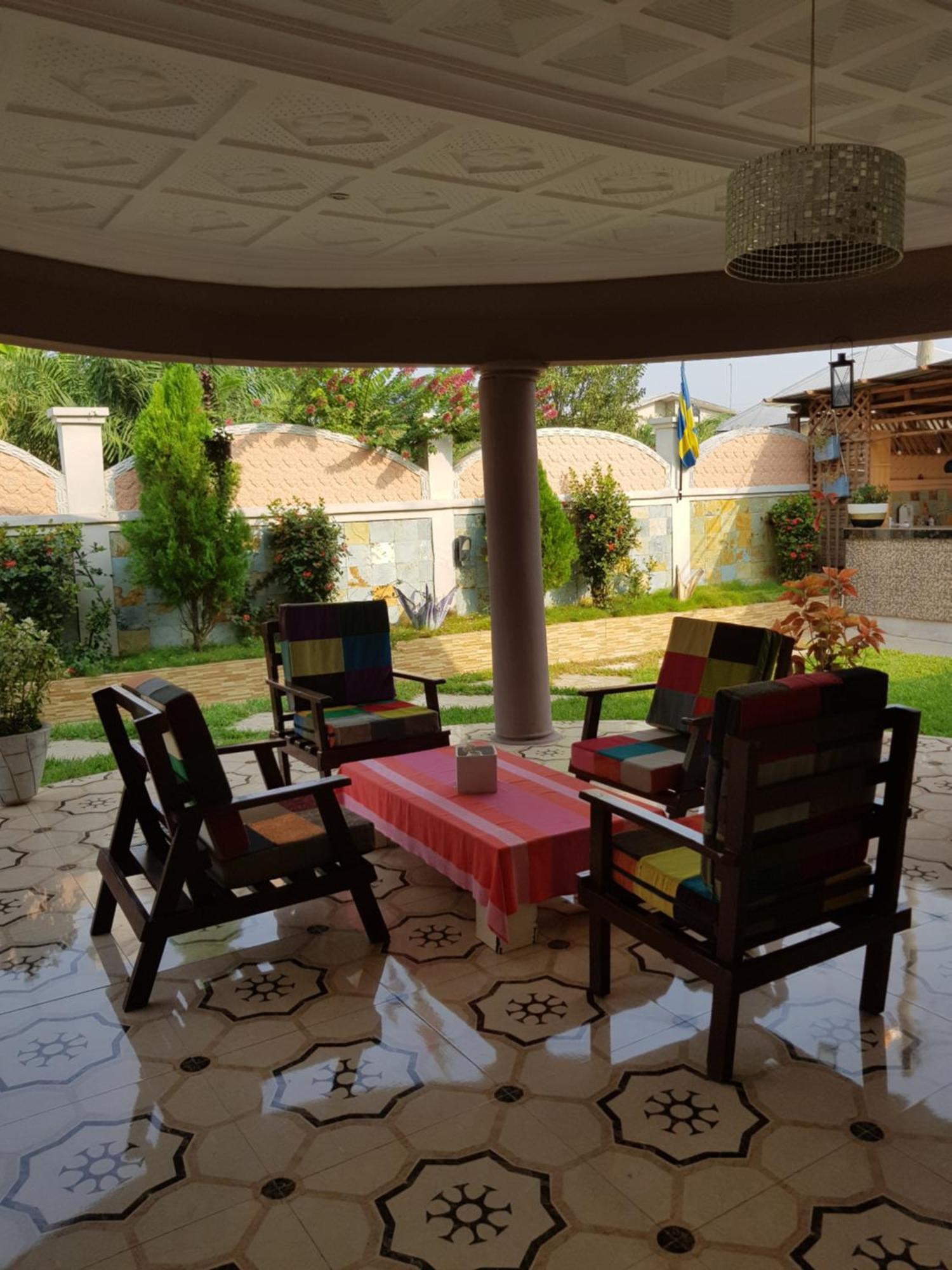 Nana Adu Guest House Koforidua Екстериор снимка