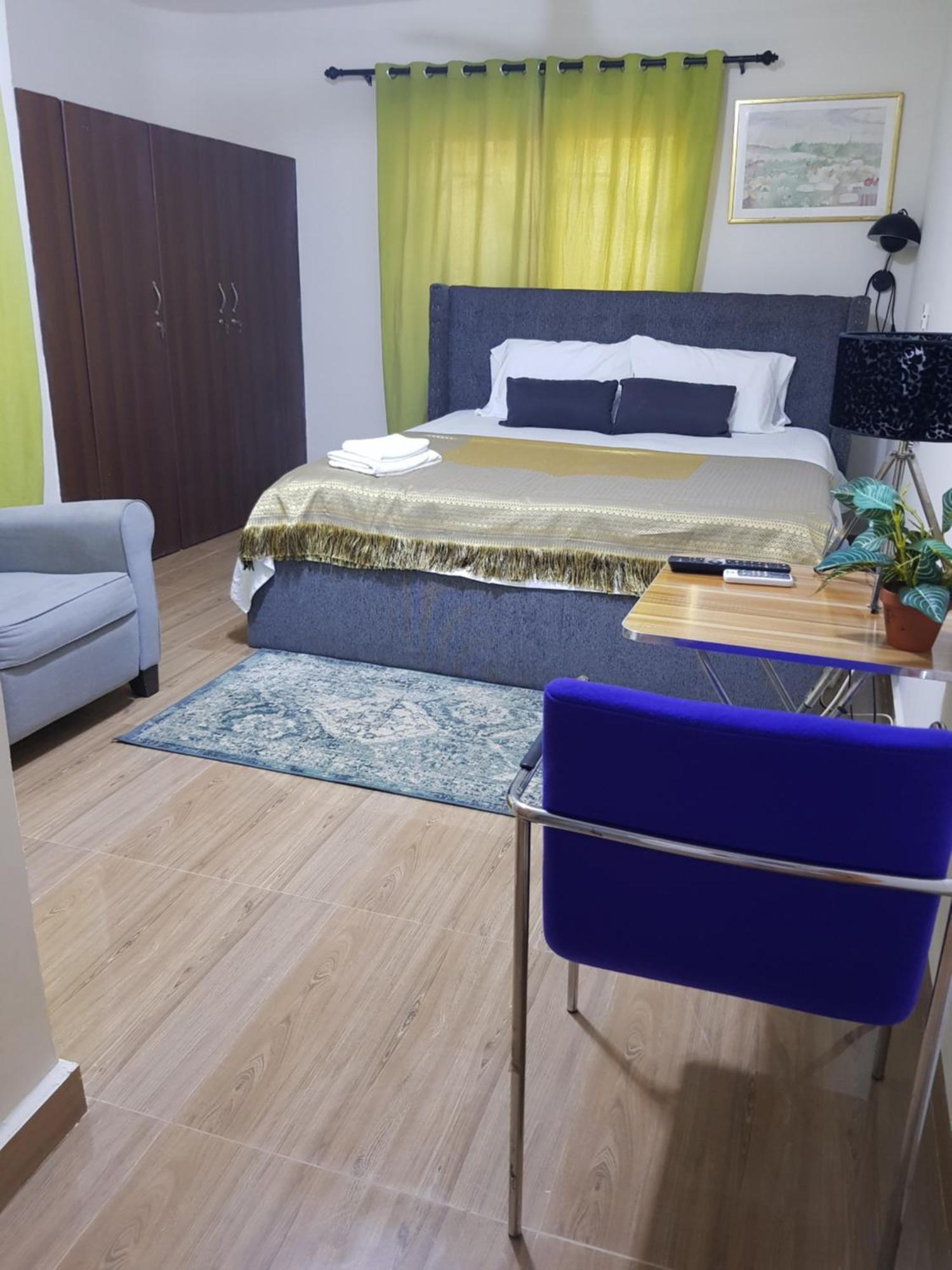 Nana Adu Guest House Koforidua Екстериор снимка