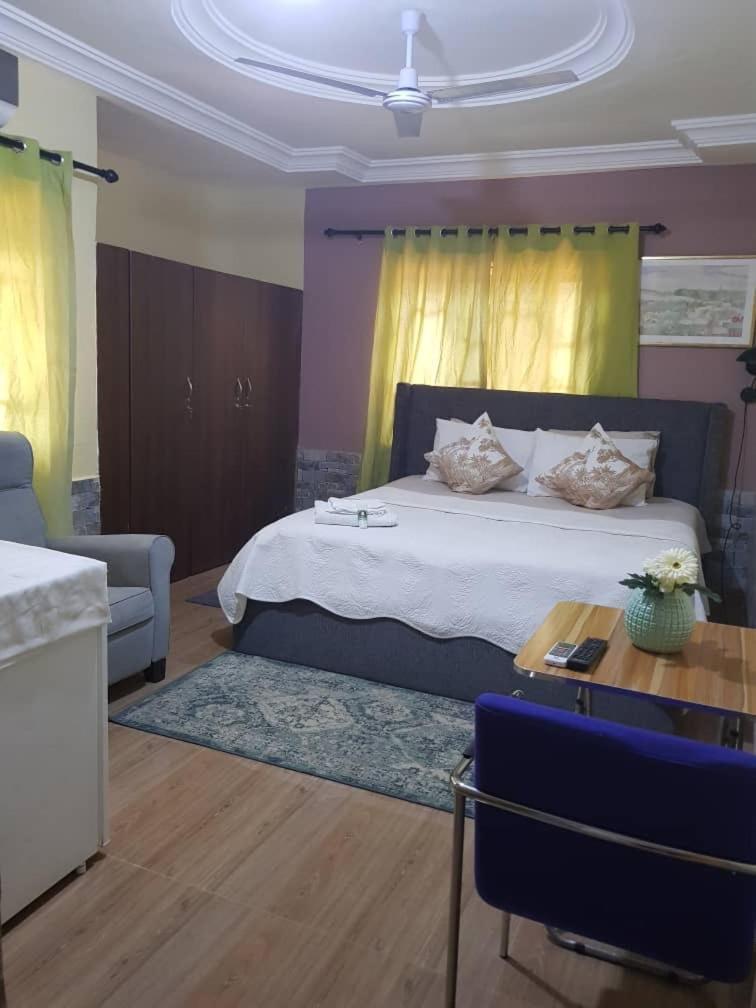Nana Adu Guest House Koforidua Екстериор снимка