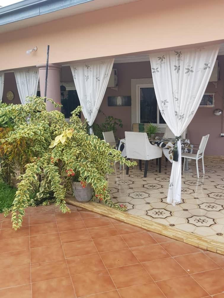Nana Adu Guest House Koforidua Екстериор снимка