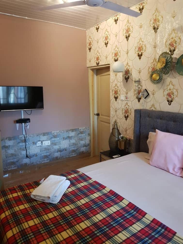 Nana Adu Guest House Koforidua Екстериор снимка